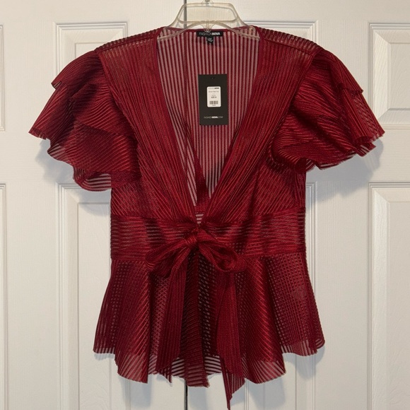 Structured Peplum Top - Picture 2 of 3